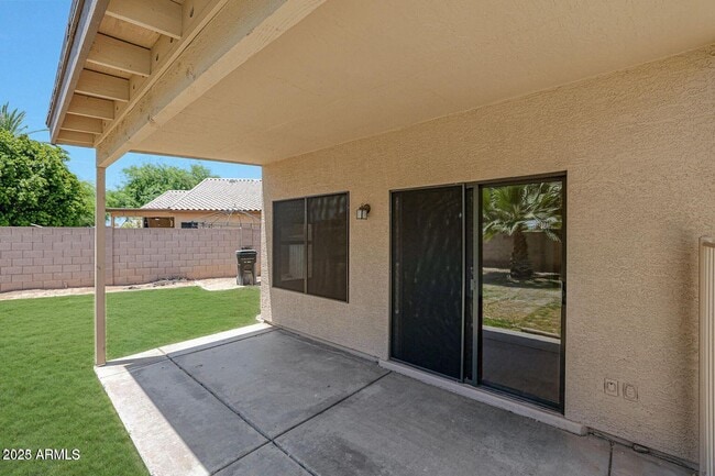 Building Photo - 1815 E Dava Dr