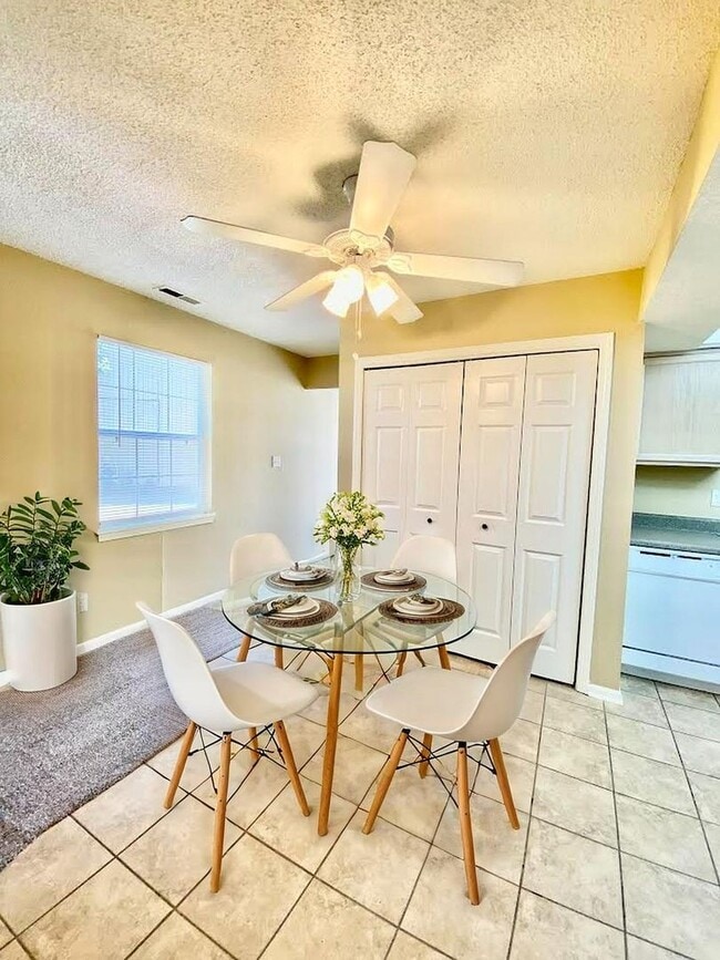 Building Photo - Whispering Winds Townhome in Lee's Summit MO