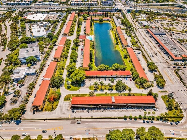 Building Photo - 20201 NE 29th Ct