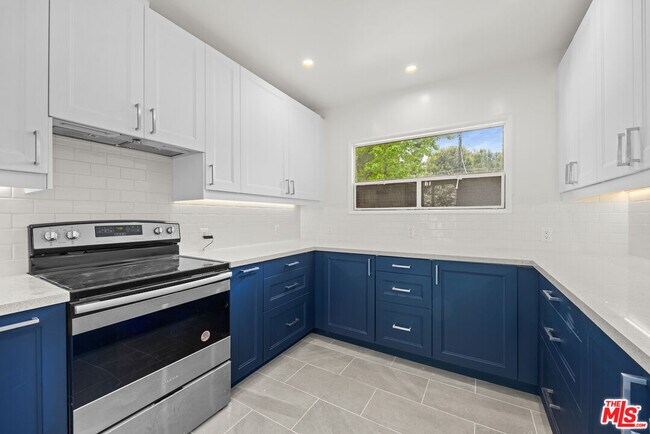 Building Photo - 11623 Canton Pl