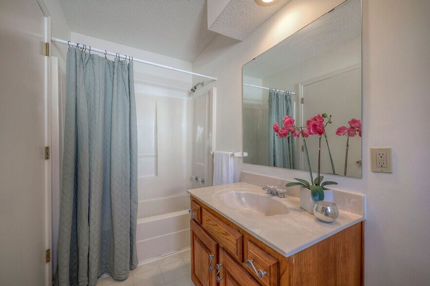 Building Photo - 14903 Goodman St