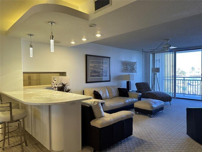 Building Photo - 1 Key Capri