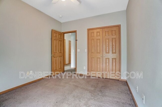 Building Photo - 1117 N Byrne Rd