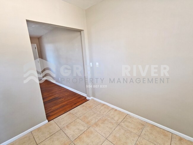 Building Photo - Quiet 2 Bedroom Retreat Available Now – Pets Welcome!
