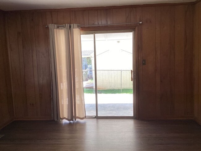 Building Photo - 3 Bedroom RANCH!! ***$200 FREE GROCERIES***