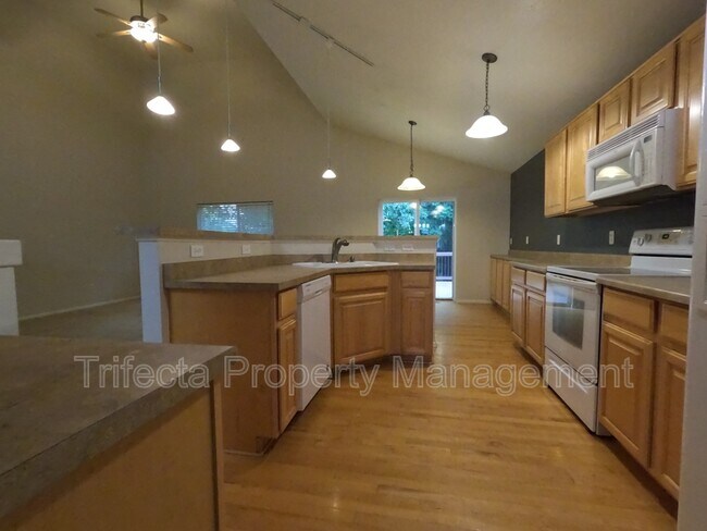 Building Photo - 7420 Matheson Dr