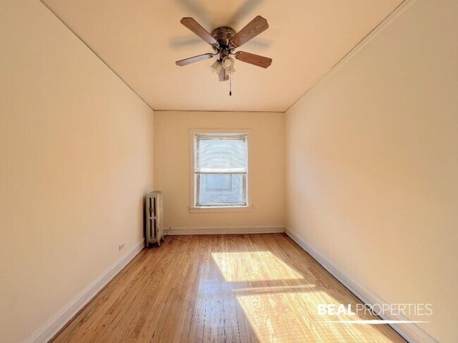 Building Photo - 1 bedroom in CHICAGO IL 60625