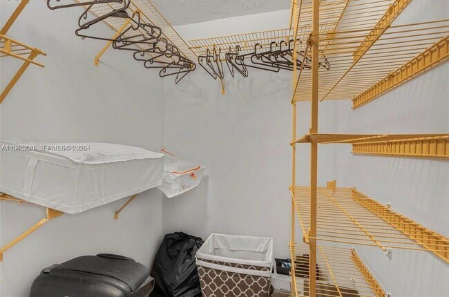 Building Photo - 7507 La Paz Blvd