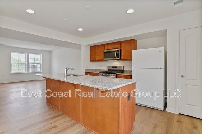 Building Photo - 11 Mengel Rd