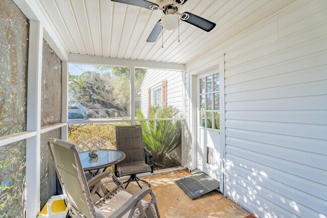 Building Photo - 104 Sharyn Ln