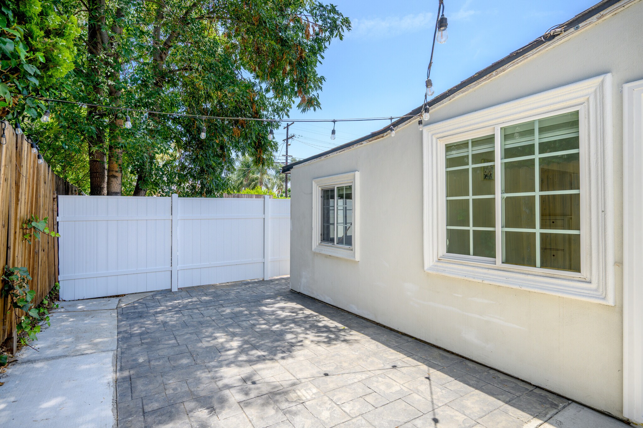 Building Photo - 13700 Branford St