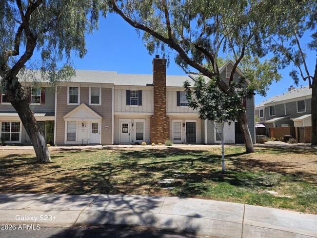 Building Photo - 1600 N Saba St
