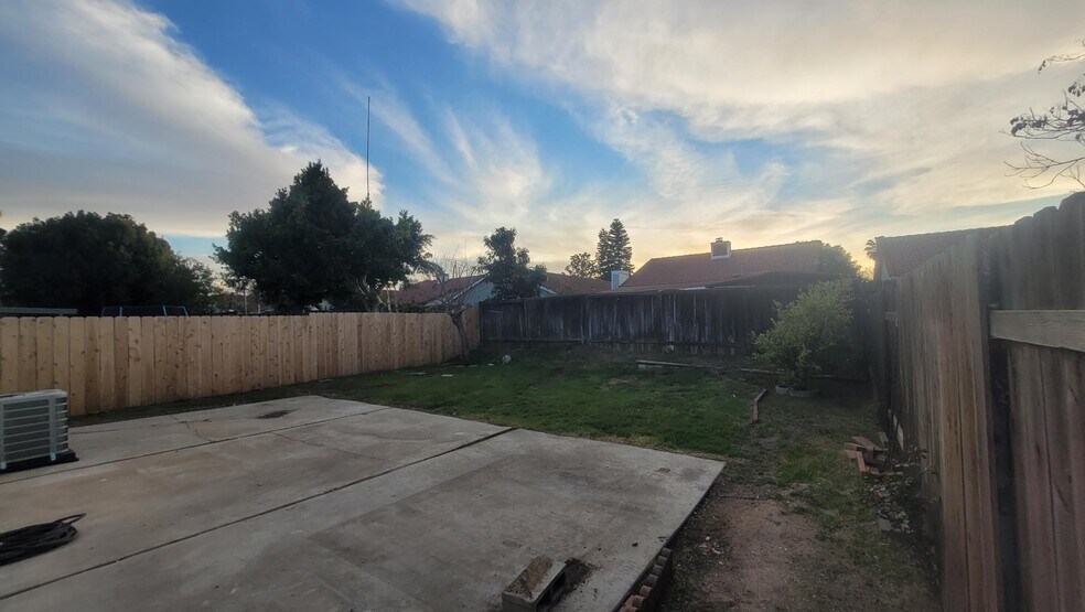 Back of the House - 15340 Murray Ave