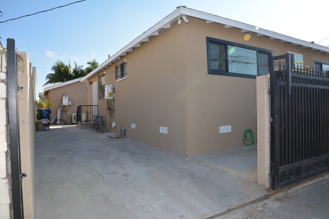 Building Photo - 4137 W 160th St