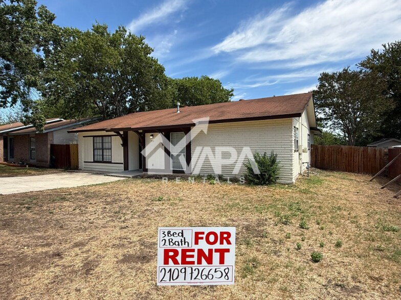 Building Photo - 108 N Meadow St