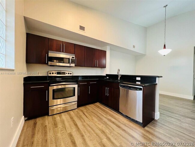 Building Photo - 6944 SW 39th St