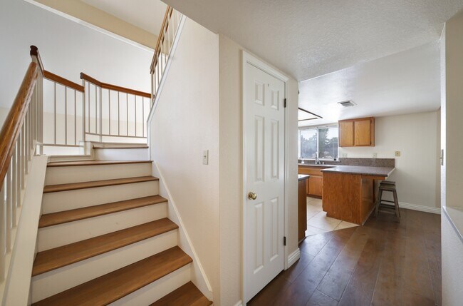 Building Photo - 10205 Single Oak Dr
