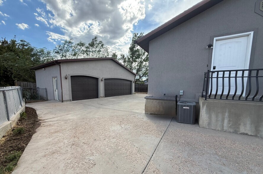 Building Photo - 1152 Sterling Dr