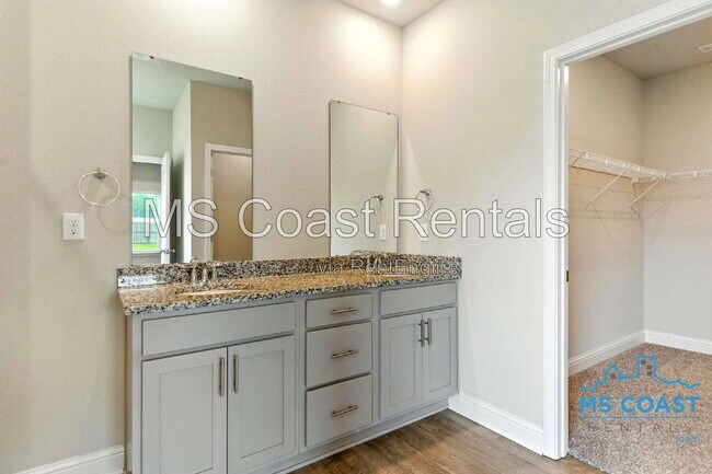 Building Photo - 15610 Lantern Cv