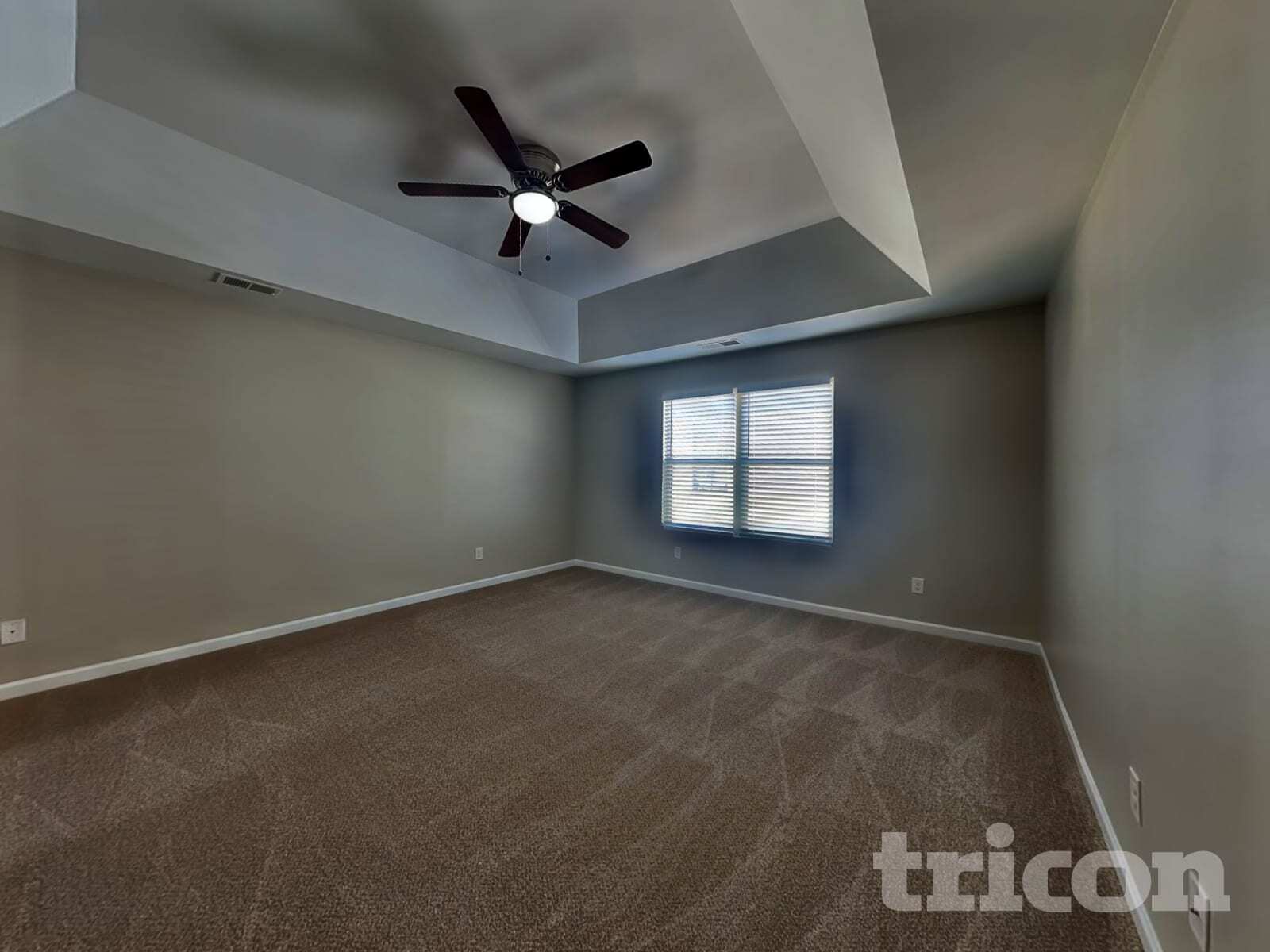 Building Photo - 165 Daisy Cir