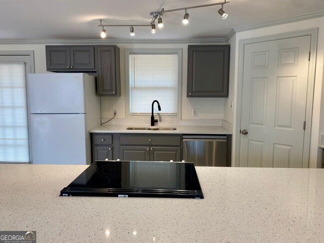 Building Photo - 487 Morgan Mill Rd