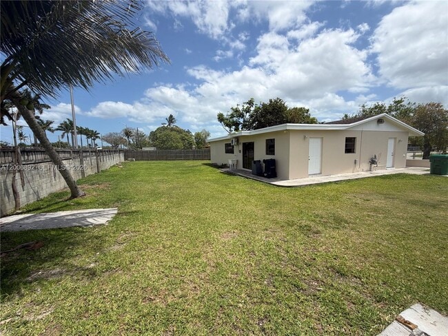 Building Photo - 10375 SW 152nd Terrace