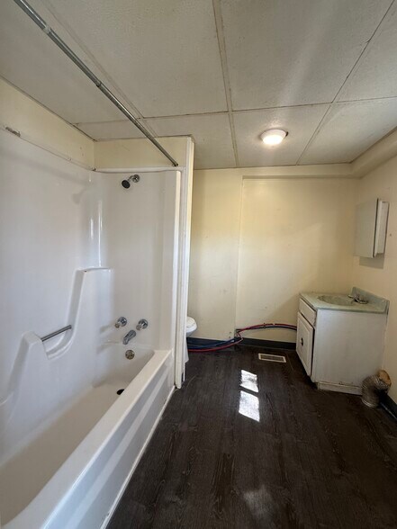 Building Photo - 97 Glenview Ave