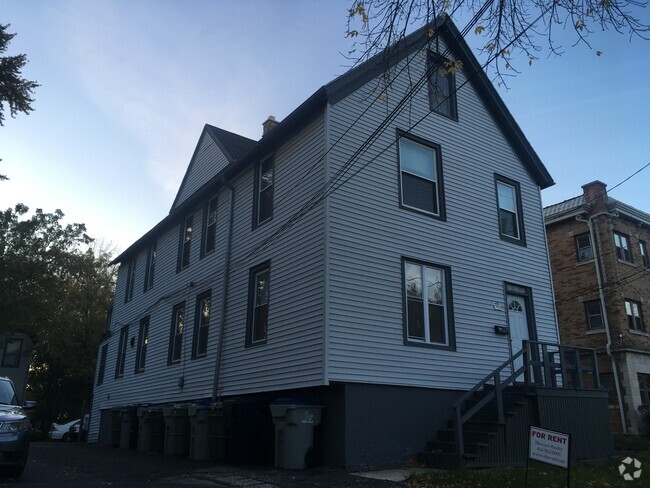 Building Photo - 1759 N Arlington Pl