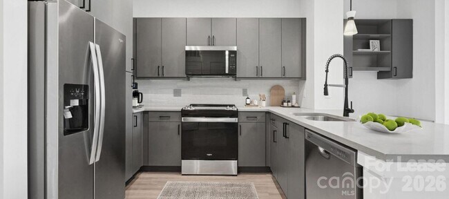 Building Photo - 2222 N Tryon St