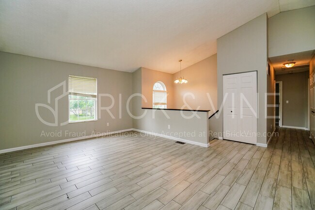 Building Photo - 1628 Westmeadow Drive