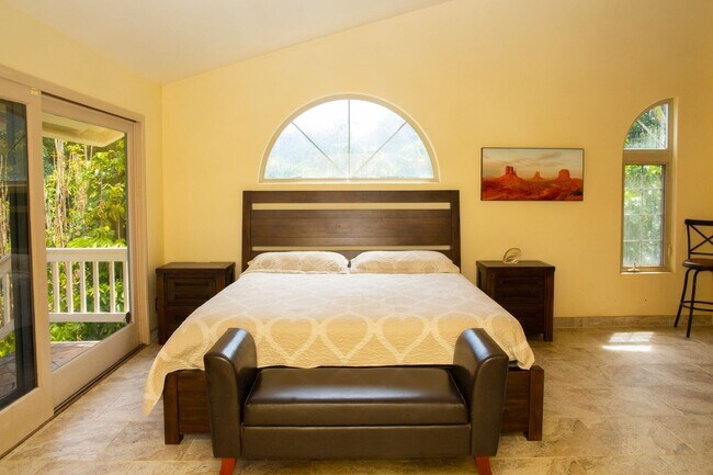 Building Photo - Spacious 4-Bedroom Retreat in Haiku with S...