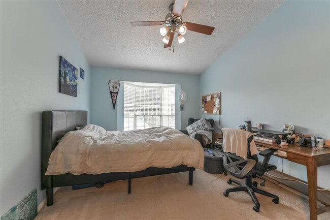 Building Photo - 2120 El Paseo St