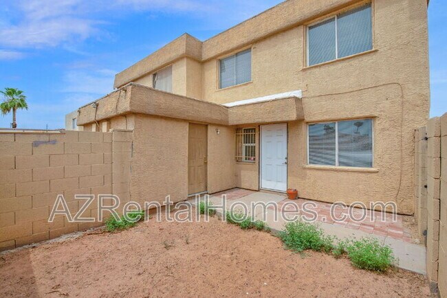 Building Photo - 4715 E Jones Ave