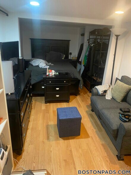 Building Photo - 232 Cambridge St