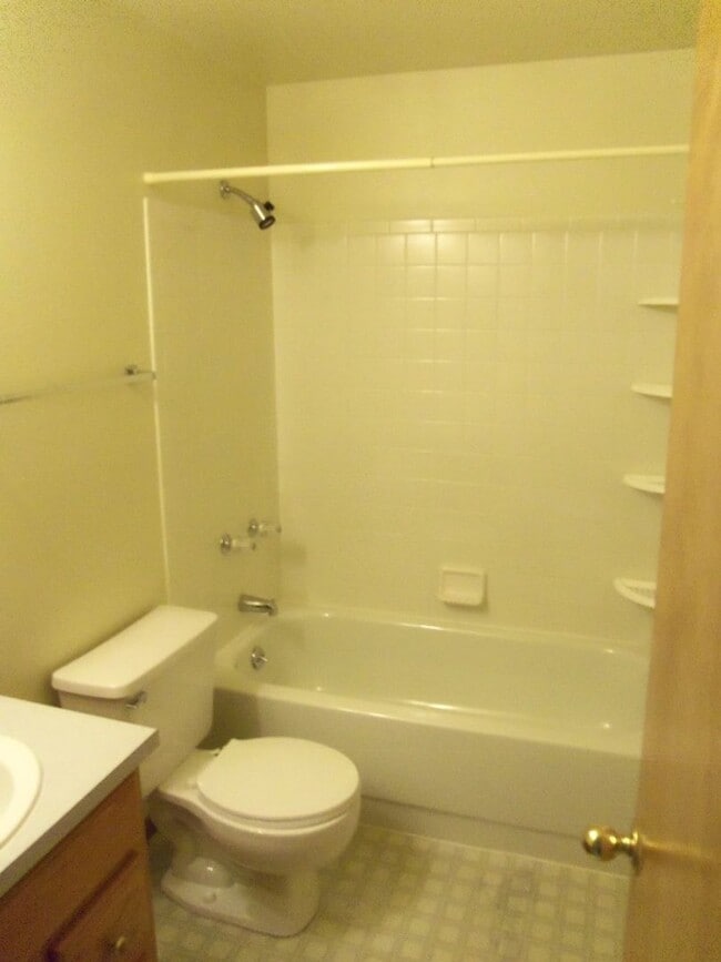 Building Photo - 8165 Lythrum Dr