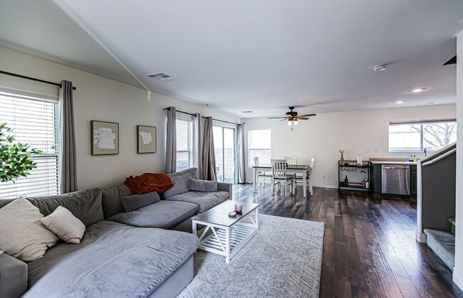 Building Photo - 2 Master Bedrooms