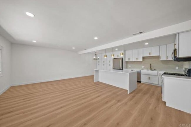 Building Photo - 2333 Ridgeview Drive