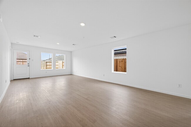 Building Photo - 3025 Fantasy Ter Dr