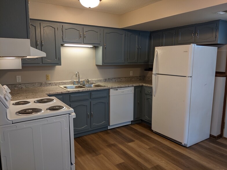 Building Photo - 303 N 6th St