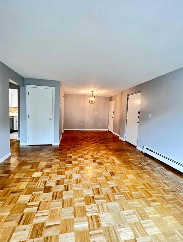 Building Photo - B3 Colonial Dr