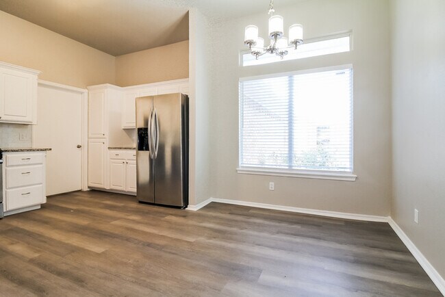 Building Photo - 3905 Penny Dr