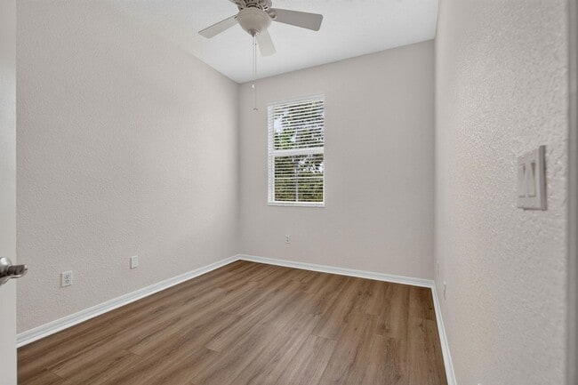 Building Photo - 158 W Thatch Palm Cir