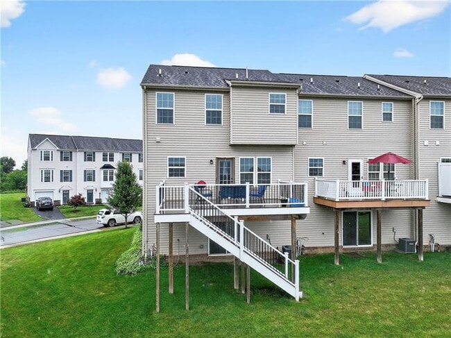 Building Photo - 380 Sunrise Dr