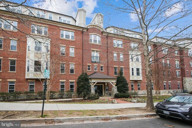 Building Photo - 1633 N Colonial Terrace