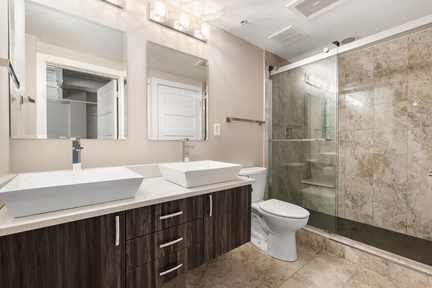 Building Photo - 367 Auden Ave