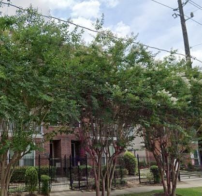 Building Photo - 2313 Hutchins St