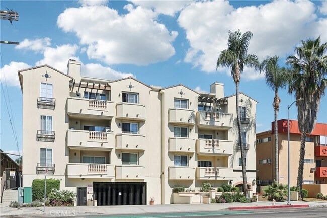 Building Photo - 14343 Burbank Blvd