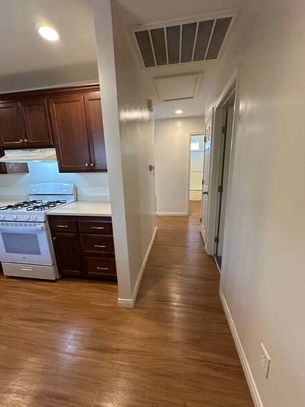 Building Photo - 1364 Marline Ave