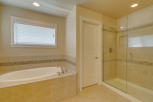 Building Photo - Beautiful & Spacious Kenmore Home for Rent!