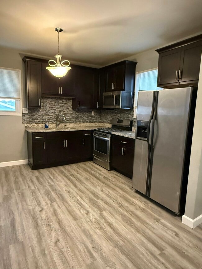 Building Photo - 3216 Wallace Ave